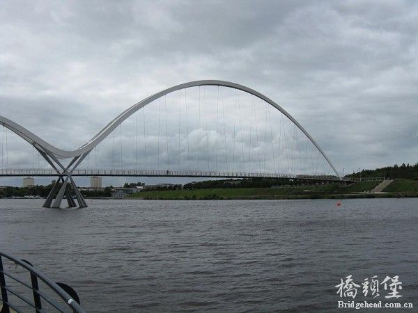 infinity_bridge_big_north_arch.jpg