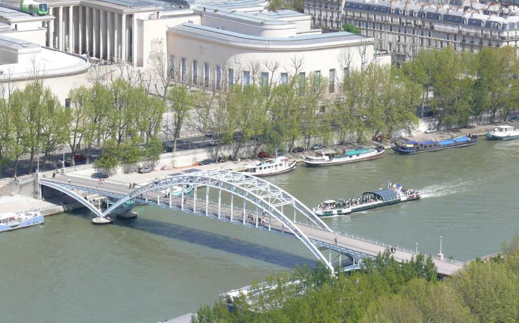 法国巴黎德彼利天桥3.jpg