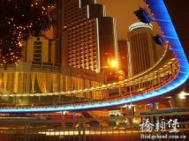 据说这是中国最奢华的人行天桥