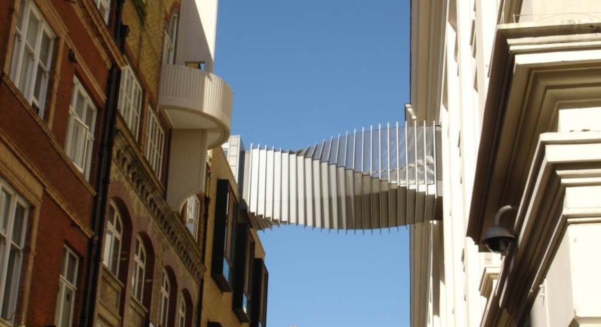 英国伦敦弗洛勒尔大街柯芬花园渴望之桥（Bridge of Aspiration）