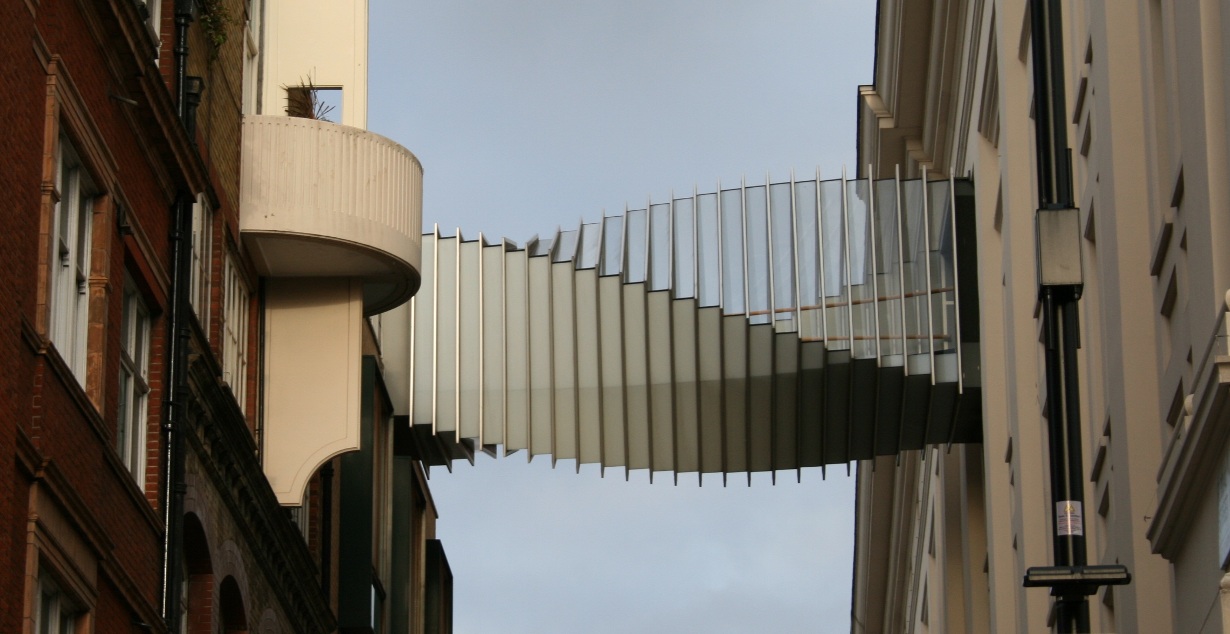 英国伦敦弗洛勒尔大街柯芬花园渴望之桥（Bridge of Aspiration）