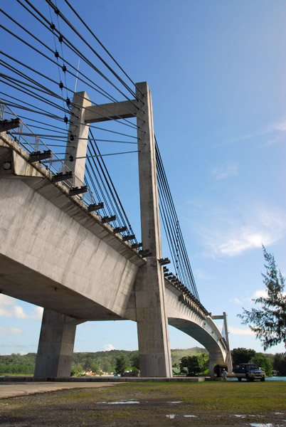 Koror-Babeldaob Bridge (413m).jpg