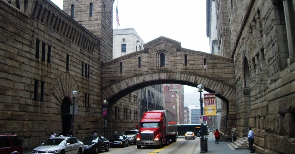 美国宾夕法尼亚匹兹堡阿利根尼县法院叹息桥（Richardson Allegheny CH Bridge）