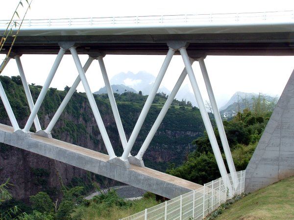 Pont du Bras de la Plaine-JacquesMossot6.jpg