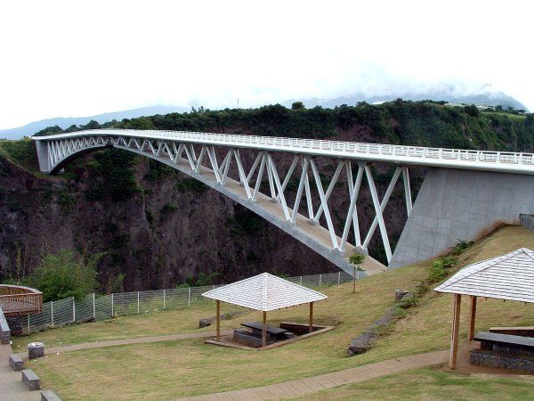 Pont du Bras de la Plaine-JacquesMossot10.jpg