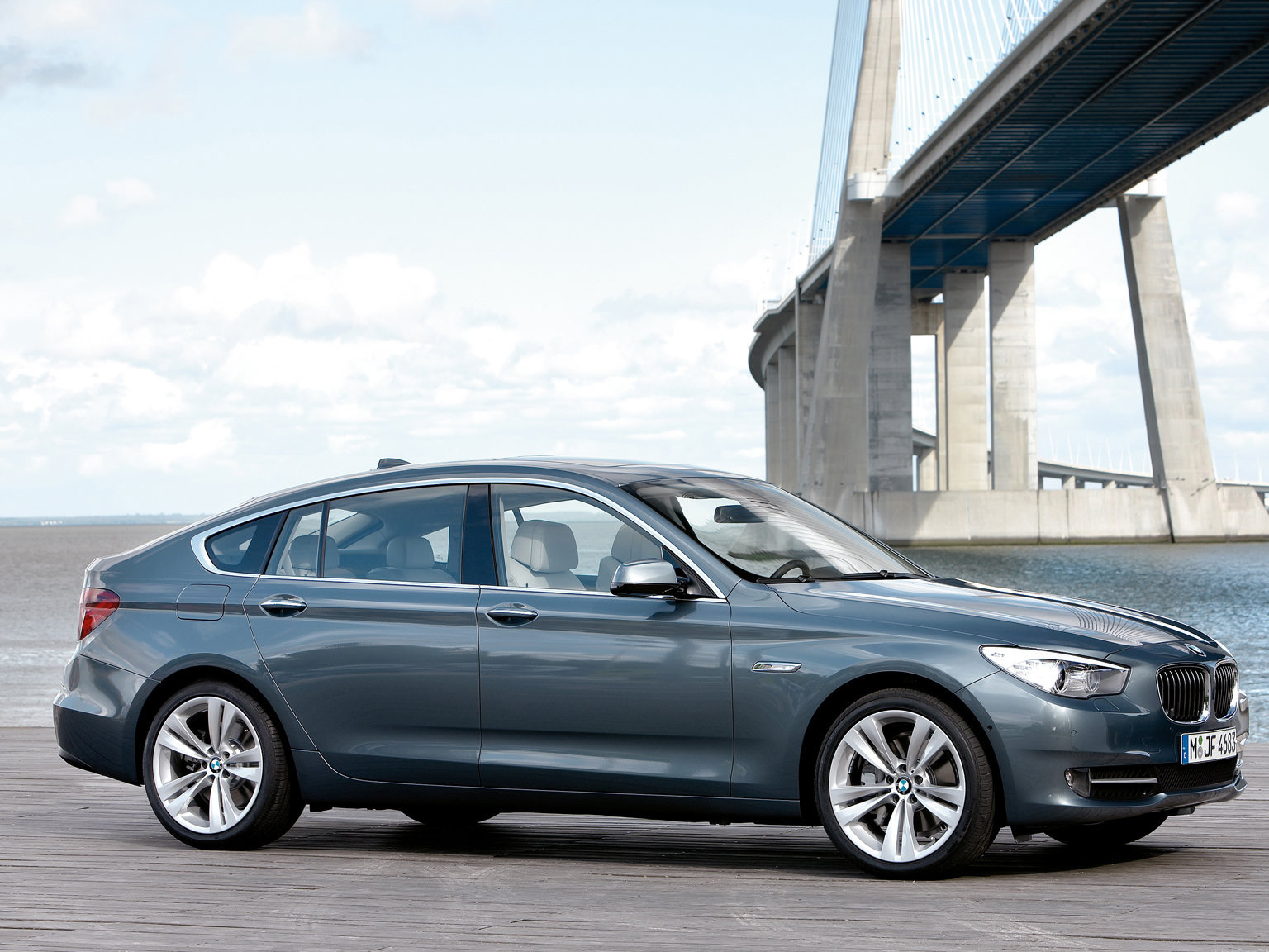 BMW 5 Gran Turismo 1.jpg