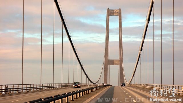 大贝尔特海峡大桥3.jpg