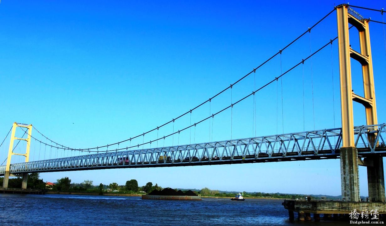 印度尼西亚东加里曼丹省马哈坎河卡达尼加拉大桥（kartanegara Bridge）