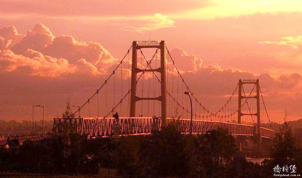 印度尼西亚东加里曼丹省马哈坎河卡达尼加拉大桥（kartanegara Bridge）