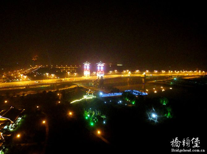 竣工后全桥夜景