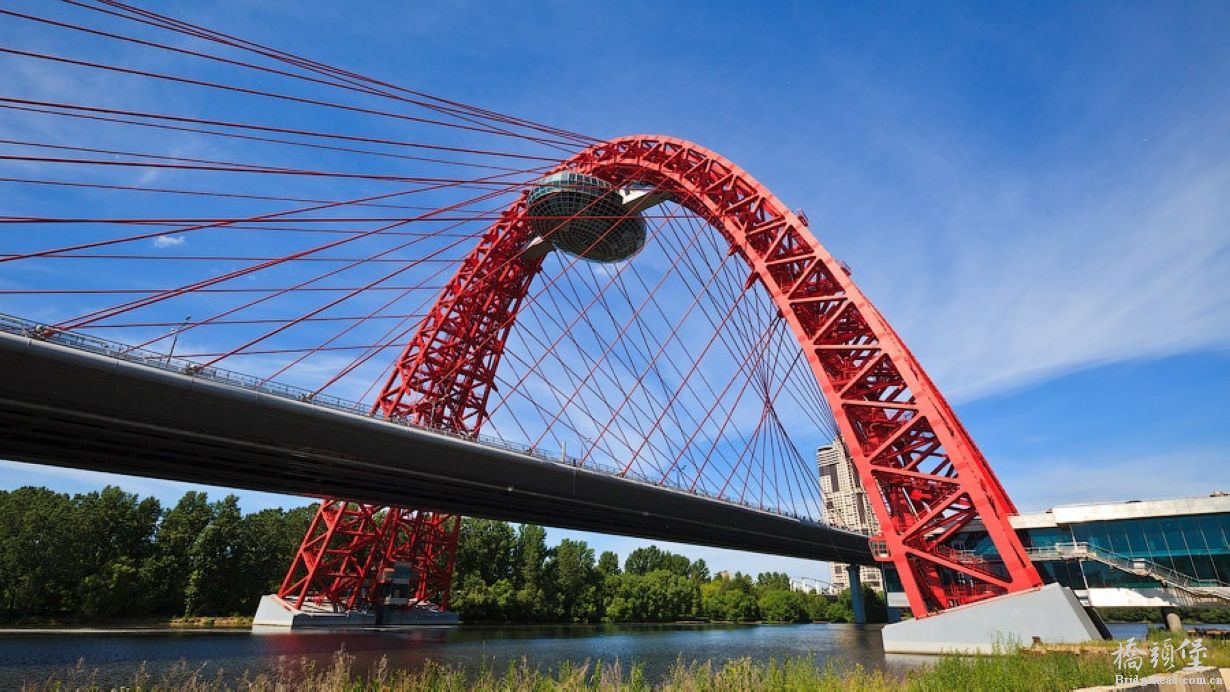 俄罗斯莫斯科市莫斯科河景观大桥（Zhivopisny Bridge）