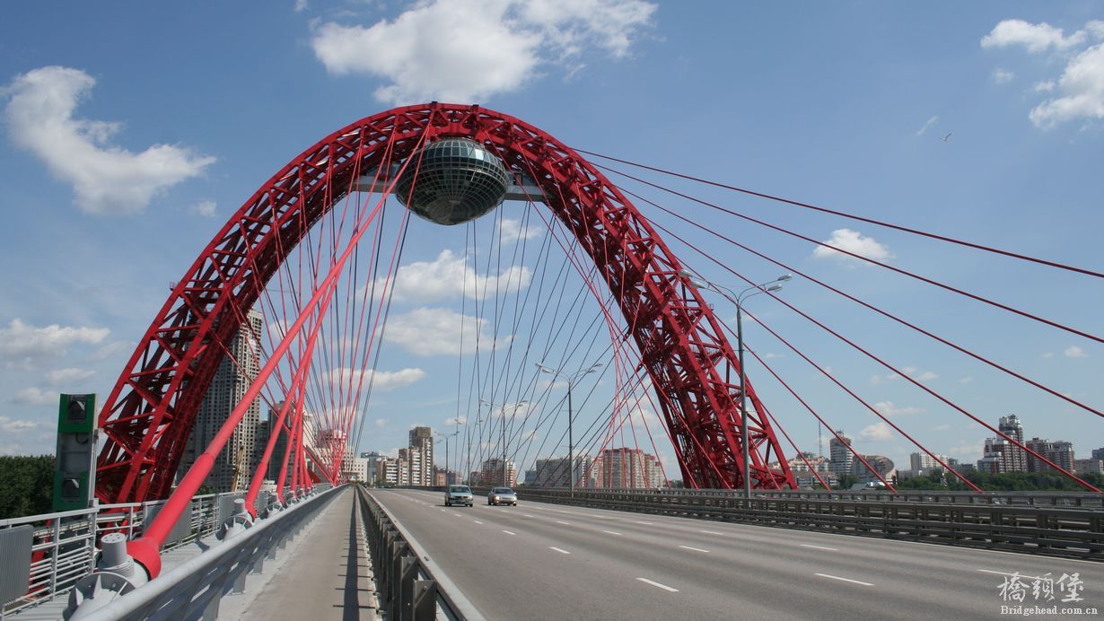 俄罗斯莫斯科市莫斯科河景观大桥（Zhivopisny Bridge）