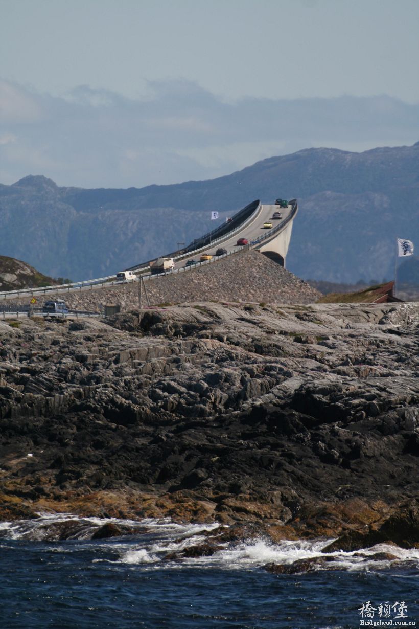 挪威鲁姆斯达尔斯多塞海峡大桥（Storseisundetbrua）