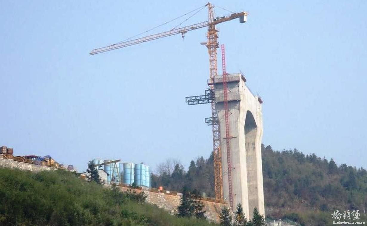 湖南湘西吉首吉茶高速公路矮寨大桥