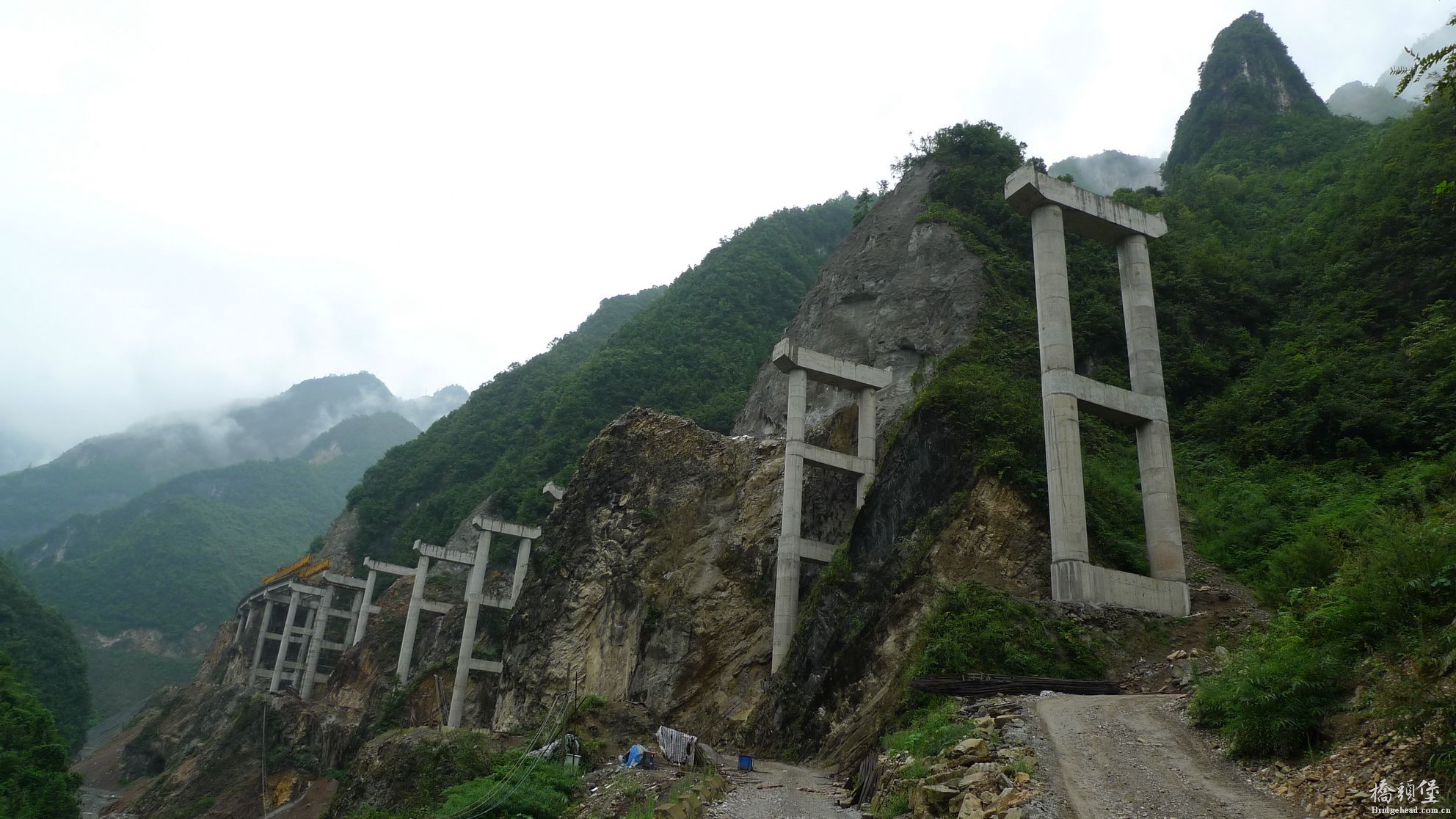 山区桥梁6.JPG