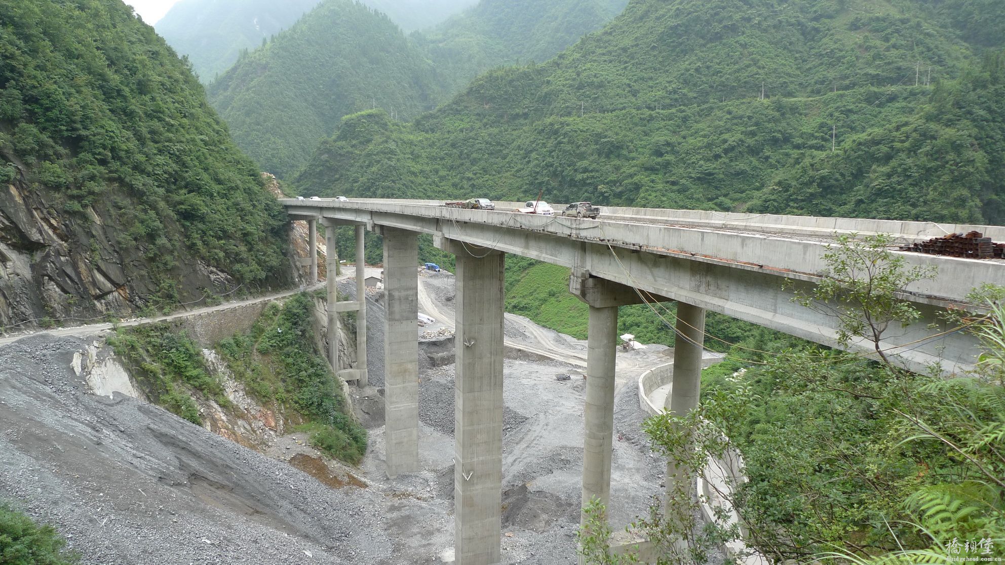 山区桥梁11.JPG