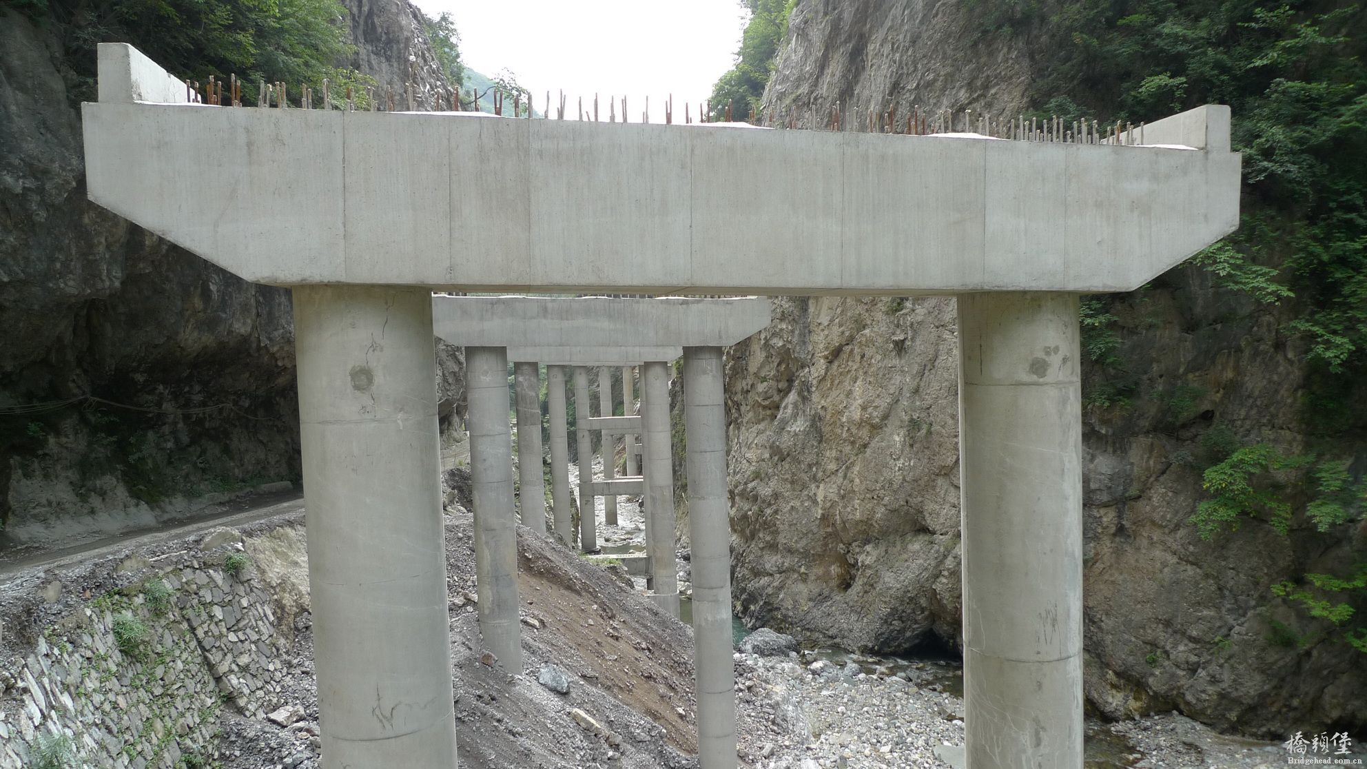 山区桥梁12.JPG