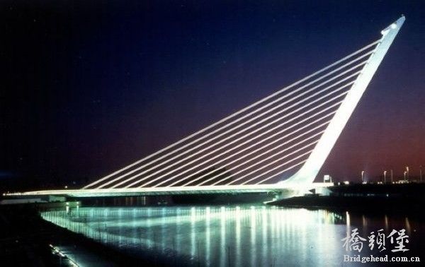 西班牙阿拉米洛大桥,一座为世博会而修建的经典桥梁..