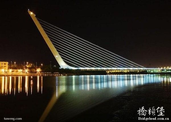 西班牙， 塞维利亚阿拉密洛大桥（Alamillo Bridge）；