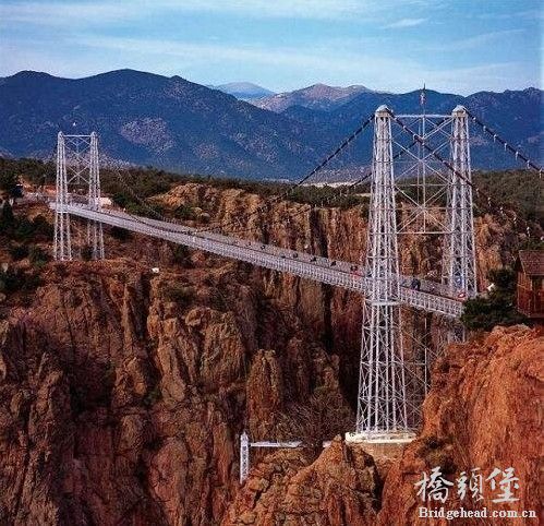 美国，科罗拉多州皇家峡谷大桥（Royal Gorge Bridge）；