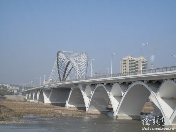 10400819_600.jpg