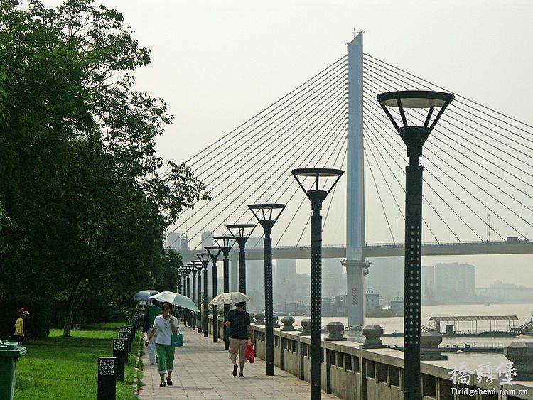 750px-YilingBridge2_copy.jpg