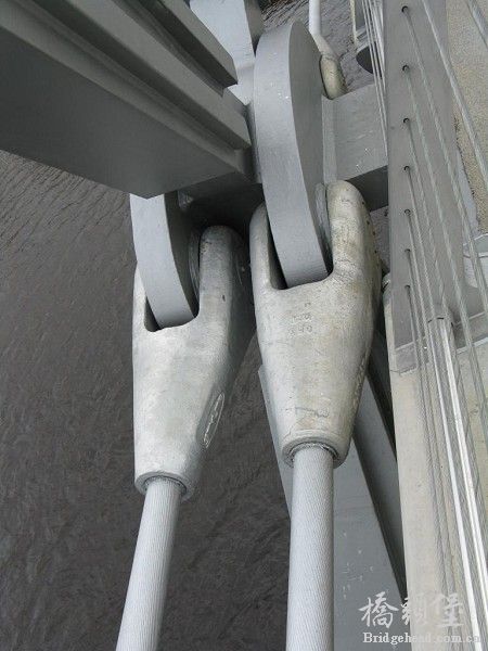 infinity_bridge_boss_cables_east_side.jpg
