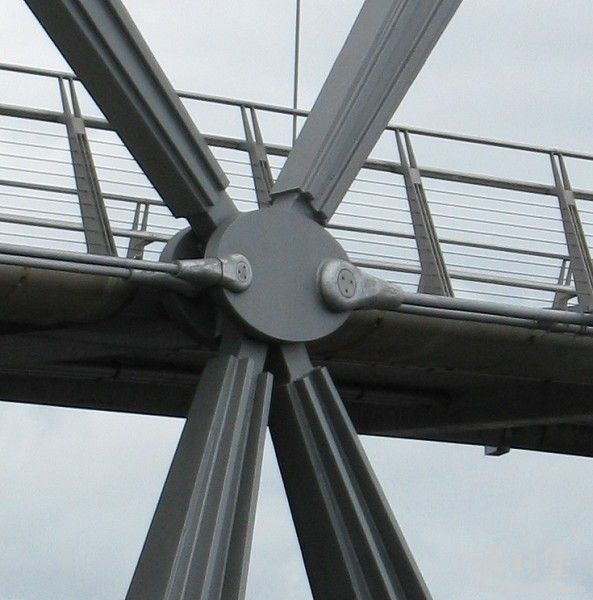 infinity_bridge_central_pier_detail.jpg