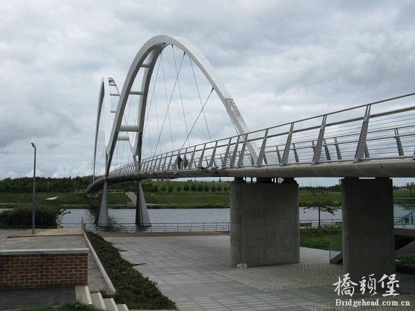 infinity_bridge_from_south_side.jpg
