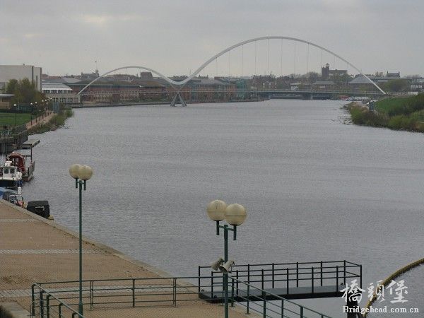infinity_bridge_from_tees_barrage_1024.jpg
