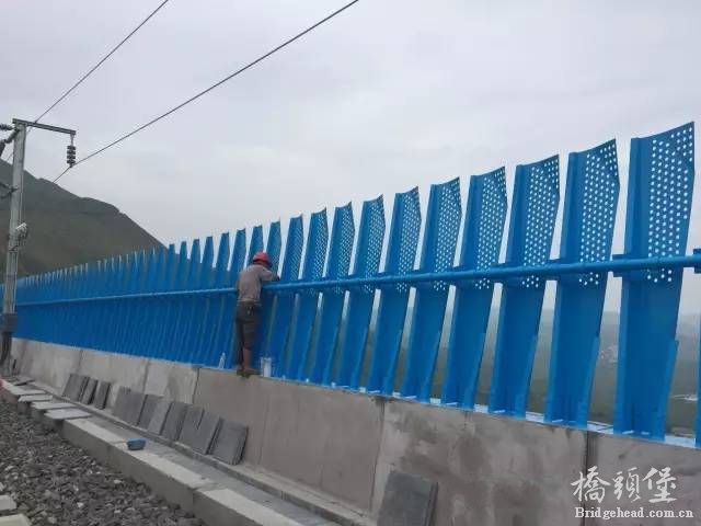 新型导风栏杆.jpg