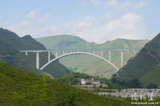 沪昆高铁北盘江大桥 (1).jpg