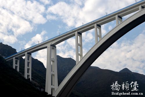 沪昆高铁北盘江大桥 (8).jpg