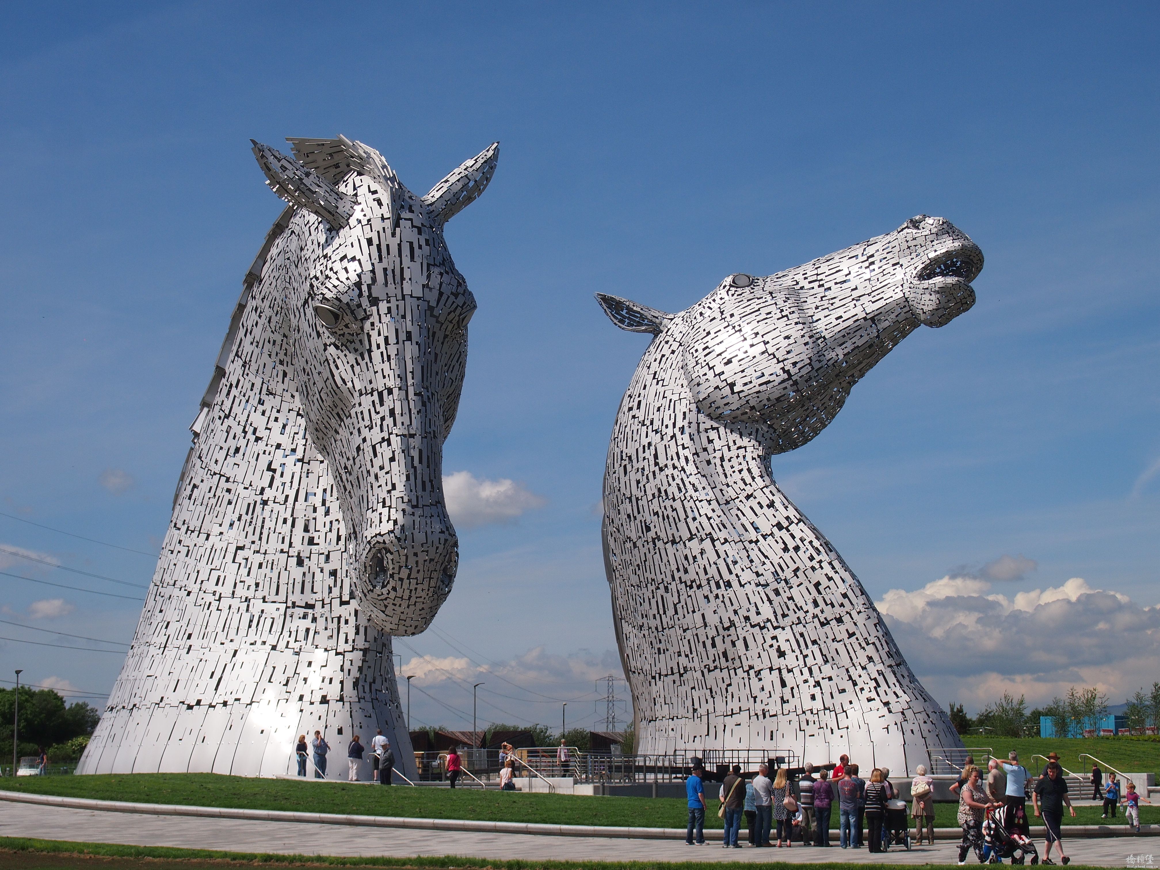 The_Kelpies,_at_The_Helix,_Scotland.JPG