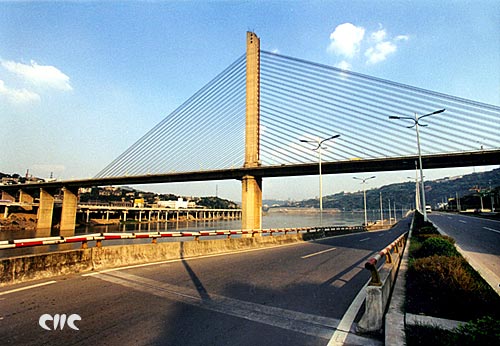 重庆石门嘉陵江大桥1.jpg