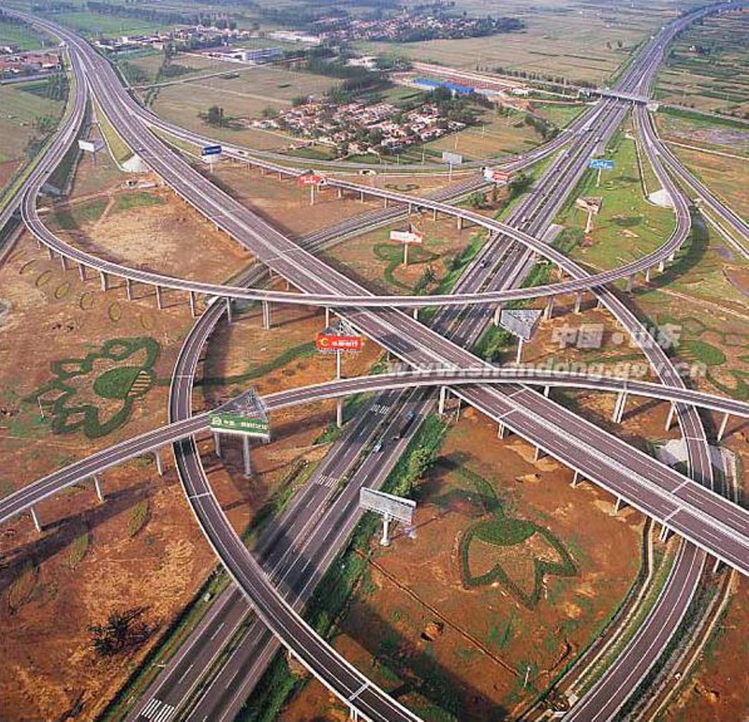 山东济南济青高速公路小许家立交桥.jpg