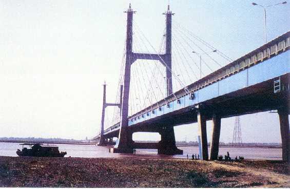 Dongying Bridge over Yellow River.jpg