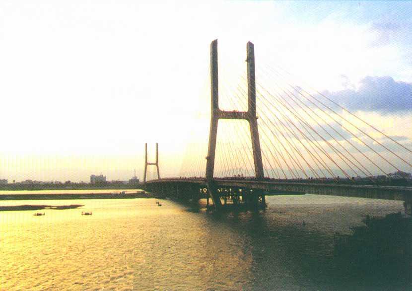 The New Bayi Bridge over Ganjiang.jpg