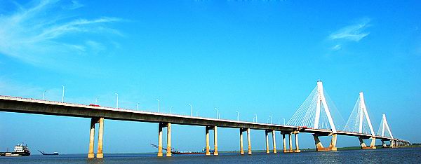 洞庭湖大桥.jpg