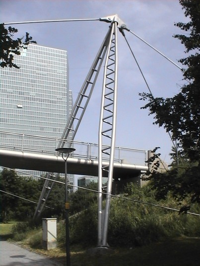 德国 1985Munich Raumseilbrücke 02.jpg