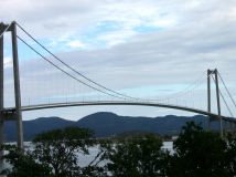 非常有特点的悬索桥 挪威 Gjemnessund 桥