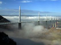 法国米约高架桥图片