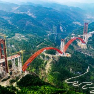 世界最大双跨连续拱桥！渝湘高速双堡特大桥主拱肋合龙